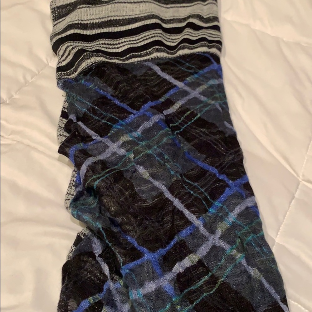 Reversible Roxy scarf - Picture 2 of 2
